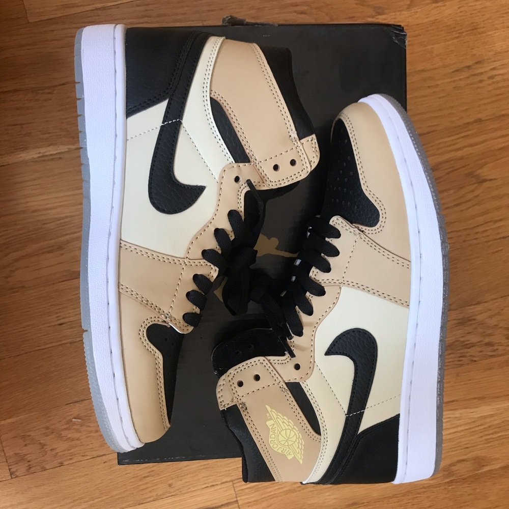 Jordan 1s Mushroom NEVER WORN